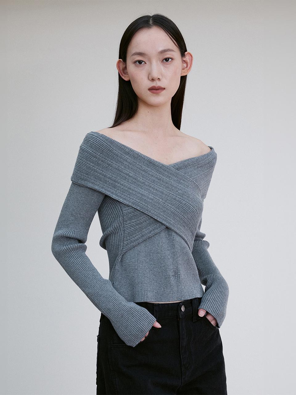 RE RHEE OFF - SHOULDER CROSS RIBBED TOP CHARCOAL