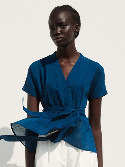 RE RHEE Open Collar Pleated Belted Blouse