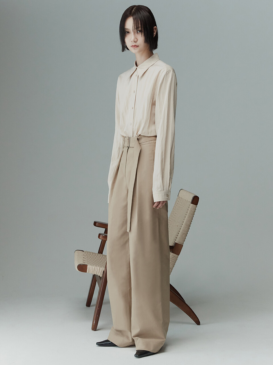 RE RHEE Point Collar Long Sleeved Shirt Beige