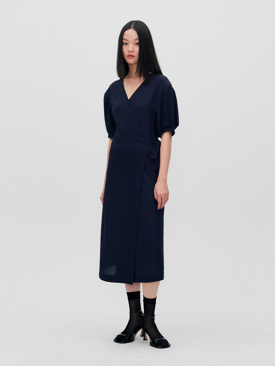 RE RHEE Short-Sleeve Wrap Midi Dress