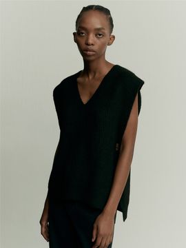 RE RHEE Side Slit Buttoned Vest (Black)