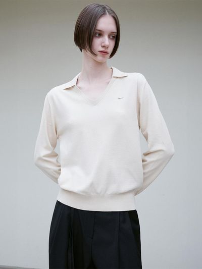 RE RHEE SPREAD COLLAR KNIT TOP BEIGE