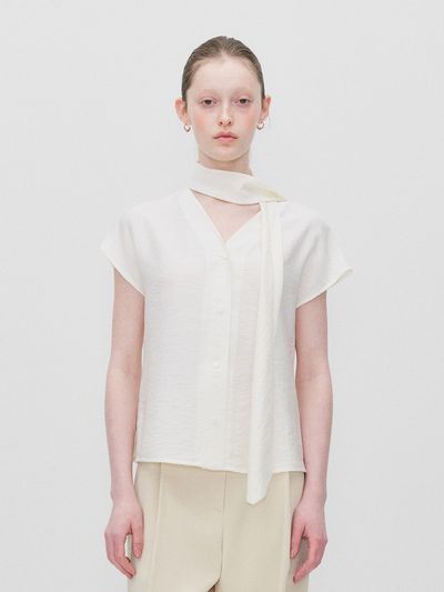 RE RHEE Tie Neck Detail Blouse
