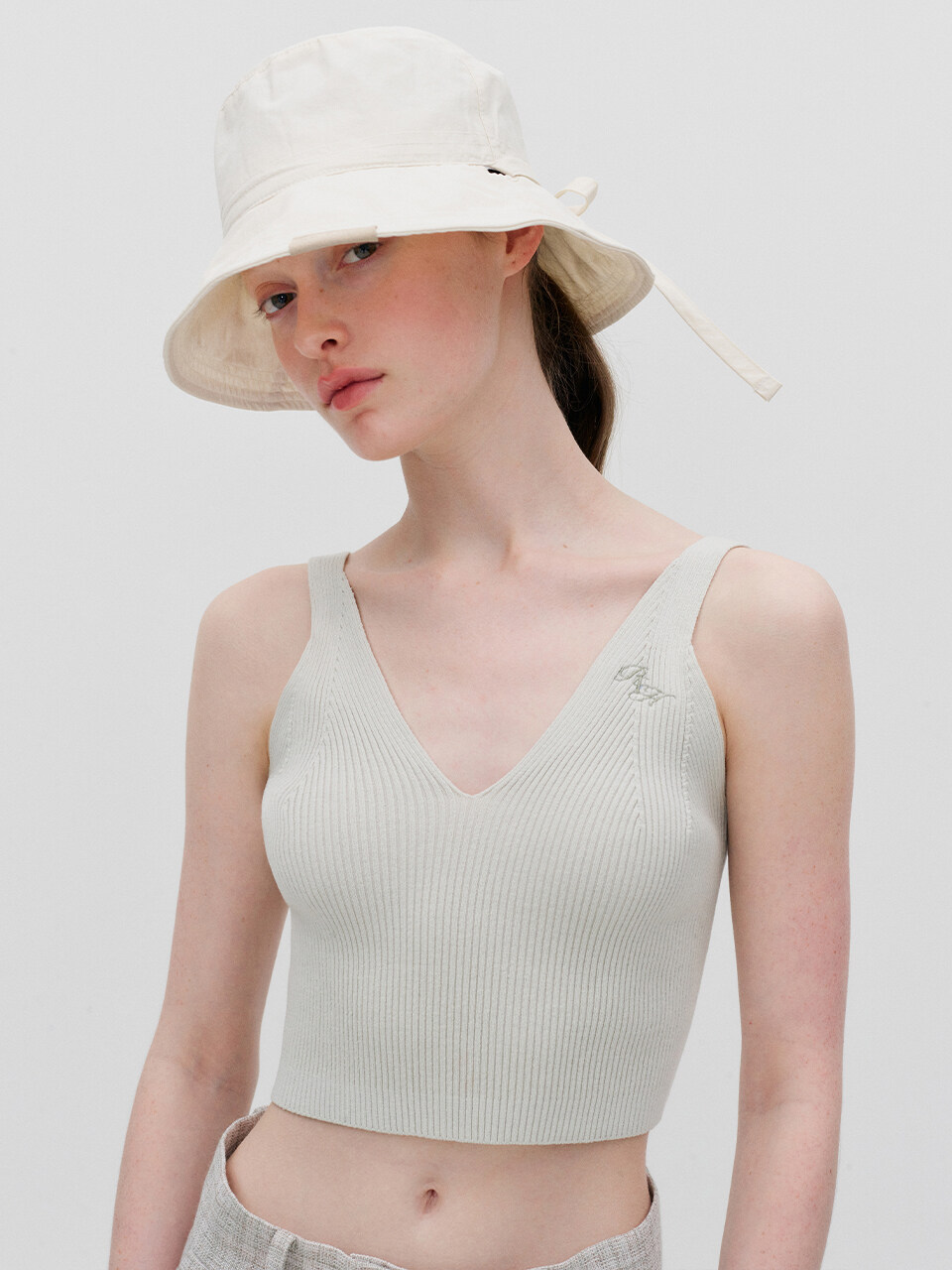 RE RHEE V-Neck Cropped Vest Top - Soft Mint