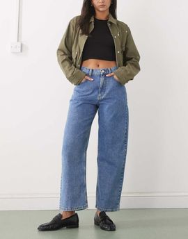 Reclaimed Vintage Reclaimed Vintage cropped barrel leg denim jeans in mid blue