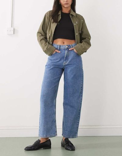 Reclaimed Vintage Reclaimed Vintage cropped barrel leg denim jeans in mid blue