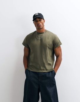 Reclaimed Vintage Reclaimed Vintage cropped boxy T-shirt in dark khaki-Green
