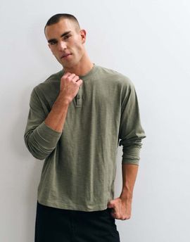 Reclaimed Vintage Reclaimed Vintage henley neck t-shirt in khaki green