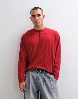 Reclaimed Vintage Reclaimed Vintage henley neck t-shirt in red