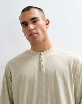 Reclaimed Vintage Reclaimed Vintage henley T-shirt in stone-Neutral
