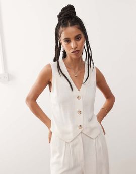 Reclaimed Vintage Reclaimed Vintage linen blend vest in beige-Neutral