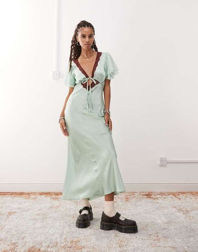 Reclaimed Vintage Reclaimed Vintage maxi tea dress with keyhole and contrast lace in mint green