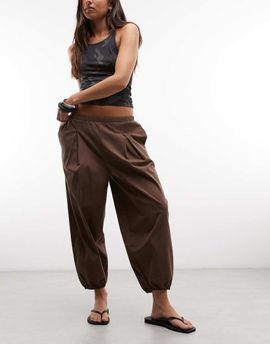 Reclaimed Vintage Reclaimed Vintage poplin bloomer 3/4 length pants in chocolate brown