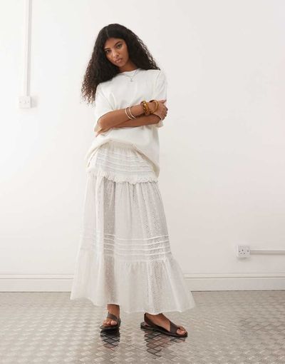 Reclaimed Vintage Reclaimed Vintage pull on midi skirt in white eyelet