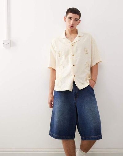 Reclaimed Vintage Reclaimed Vintage short sleeve shirt with floral embroidery detail in cream-White