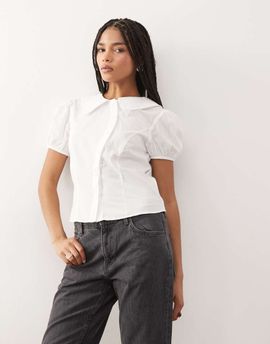 Reclaimed Vintage Reclaimed Vintage tailored fit shirt with asymmetric buttons and puff sleeves in ivory-White