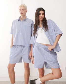 Reclaimed Vintage Reclaimed Vintage Unisex boxy pull on shorts in blue and white gingham-Multi