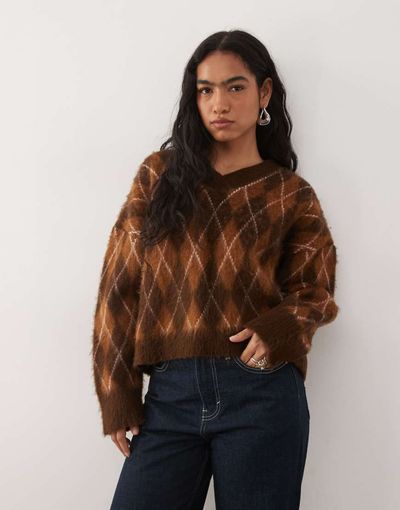 Reclaimed Vintage Reclaimed Vintage v-neck sweater in brown and orange argyle