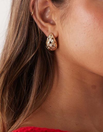 Reclaimed Vintage Reclaimed Vintage weave chubby hoop earrings in gold