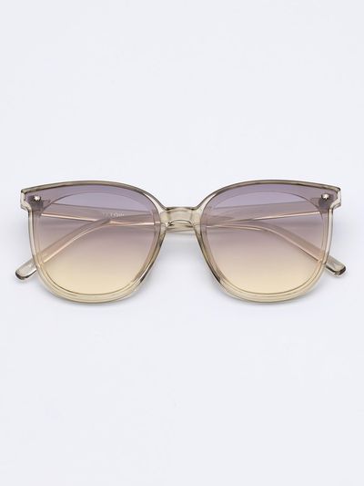 RECLOW Embossed Texture Oversized Lightweight Sunglasses [Beige]