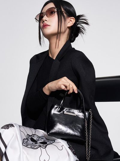 RECLOW Mini Square Chain Bag [Black]