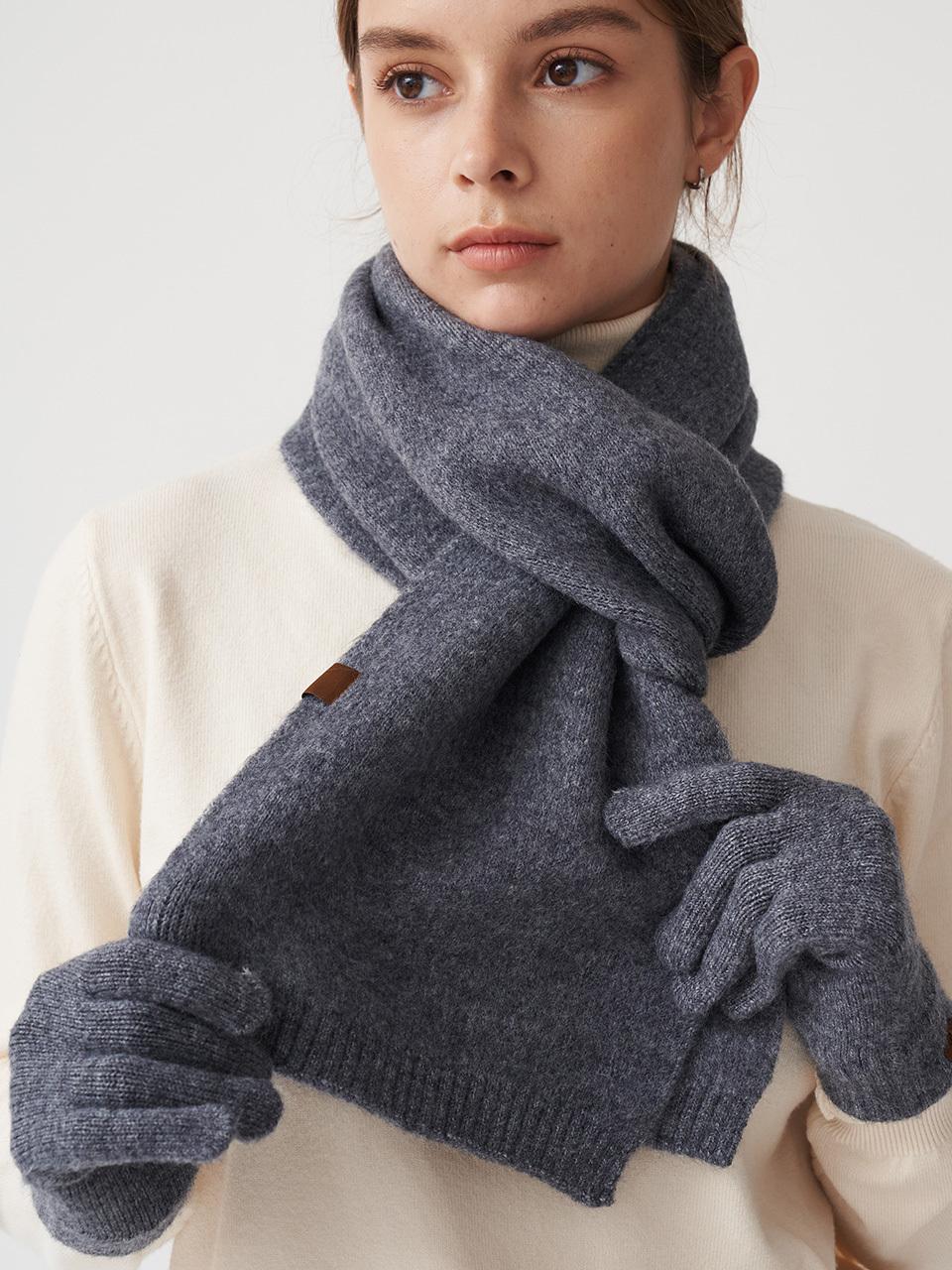 RECLOW Minimalist Soft Premium Gloves and Muffler Set