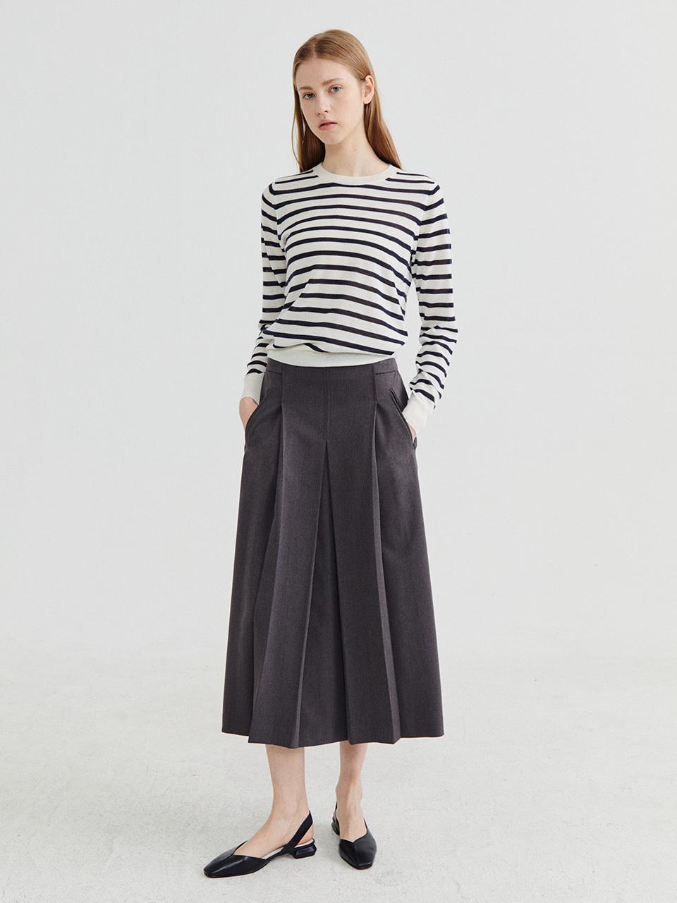 Recur,ecur Pleats slit long skirt Charcoal