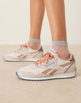 Reebok Reebok Classic AZ sneakers in white and pink