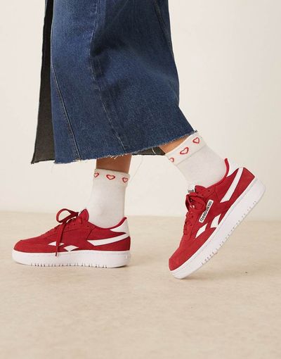 Reebok Reebok Club C Double Revenge sneakers in burgundy and white-Red