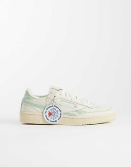 Reebok Reebok Club C Revenge vintage women's sneakers in off-white