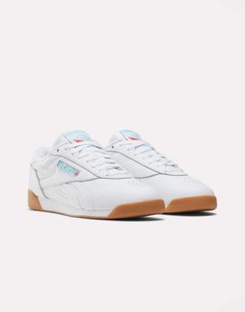 Reebok Reebok Freestyle Lo sneakers in white with gum soles