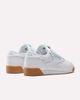 Reebok Reebok Freestyle Lo sneakers in white with gum soles - 3