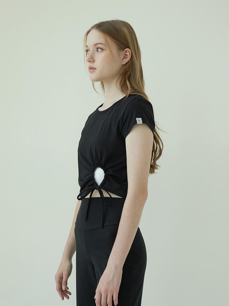 REINAMORA Cut-out Front Short Sleeve T-shirt_Black