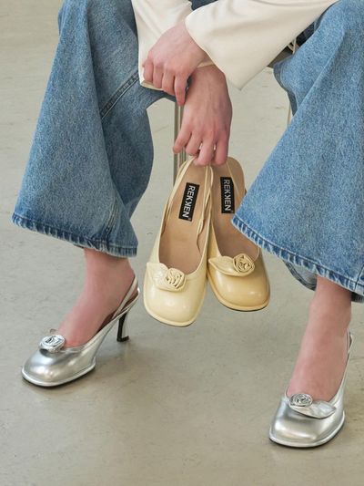REKKEN Floral Pumps