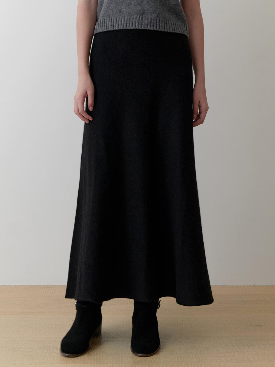 RE_L Ooze knit flare skirt (black)