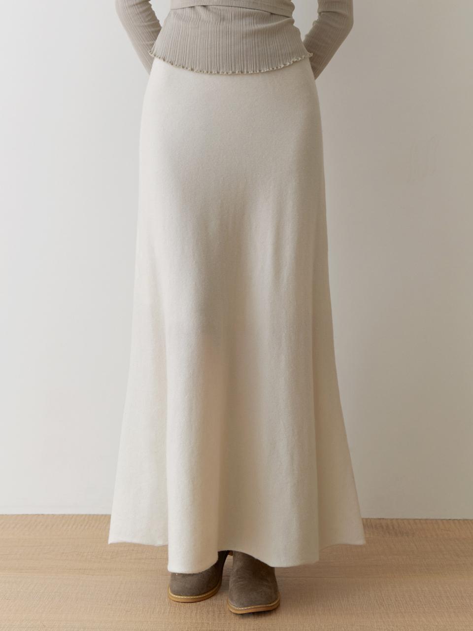 RE_L Ooze knit flare skirt (Light Beige)