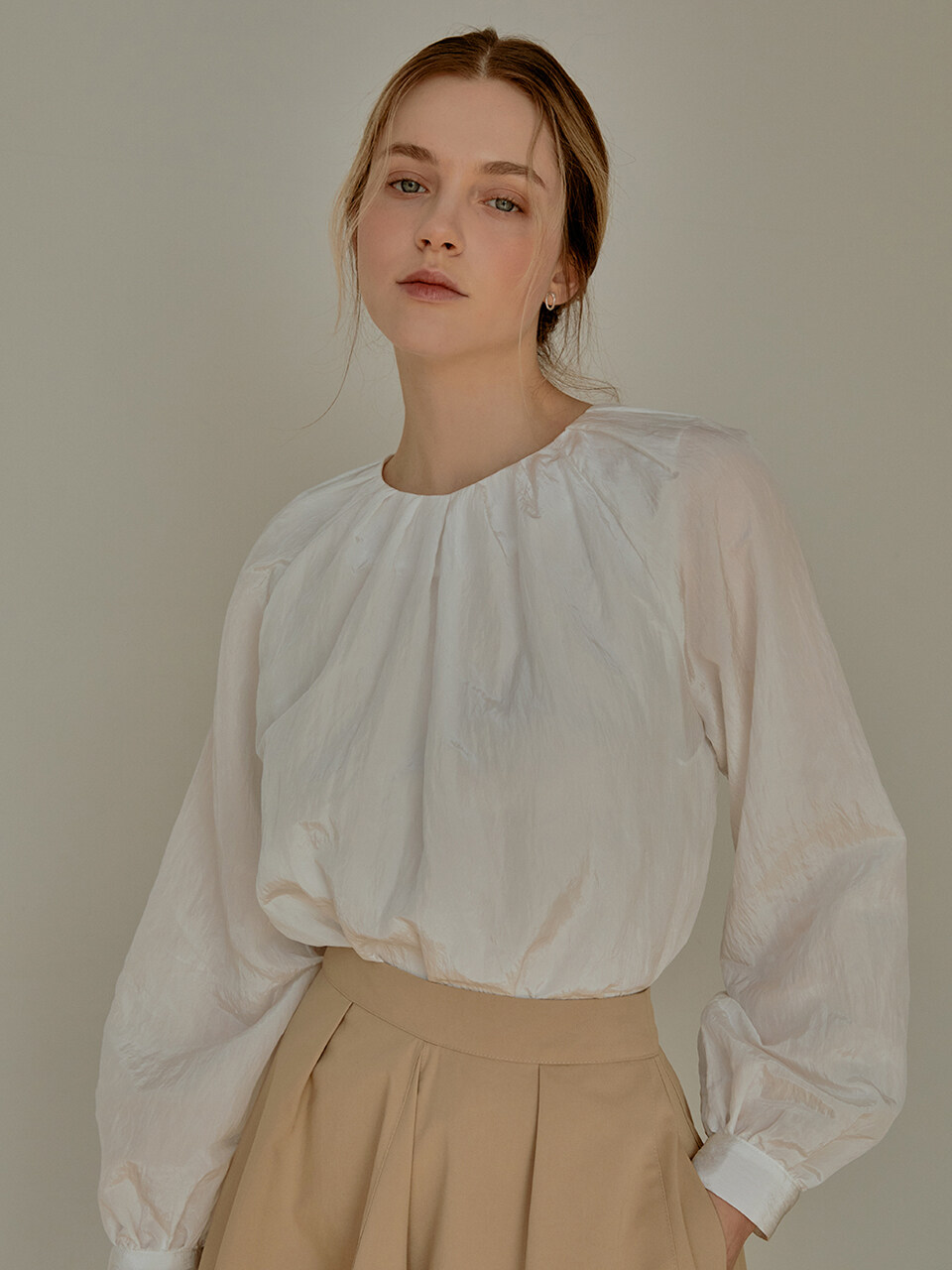 RE_L Shy Pintuck Blouse (White)