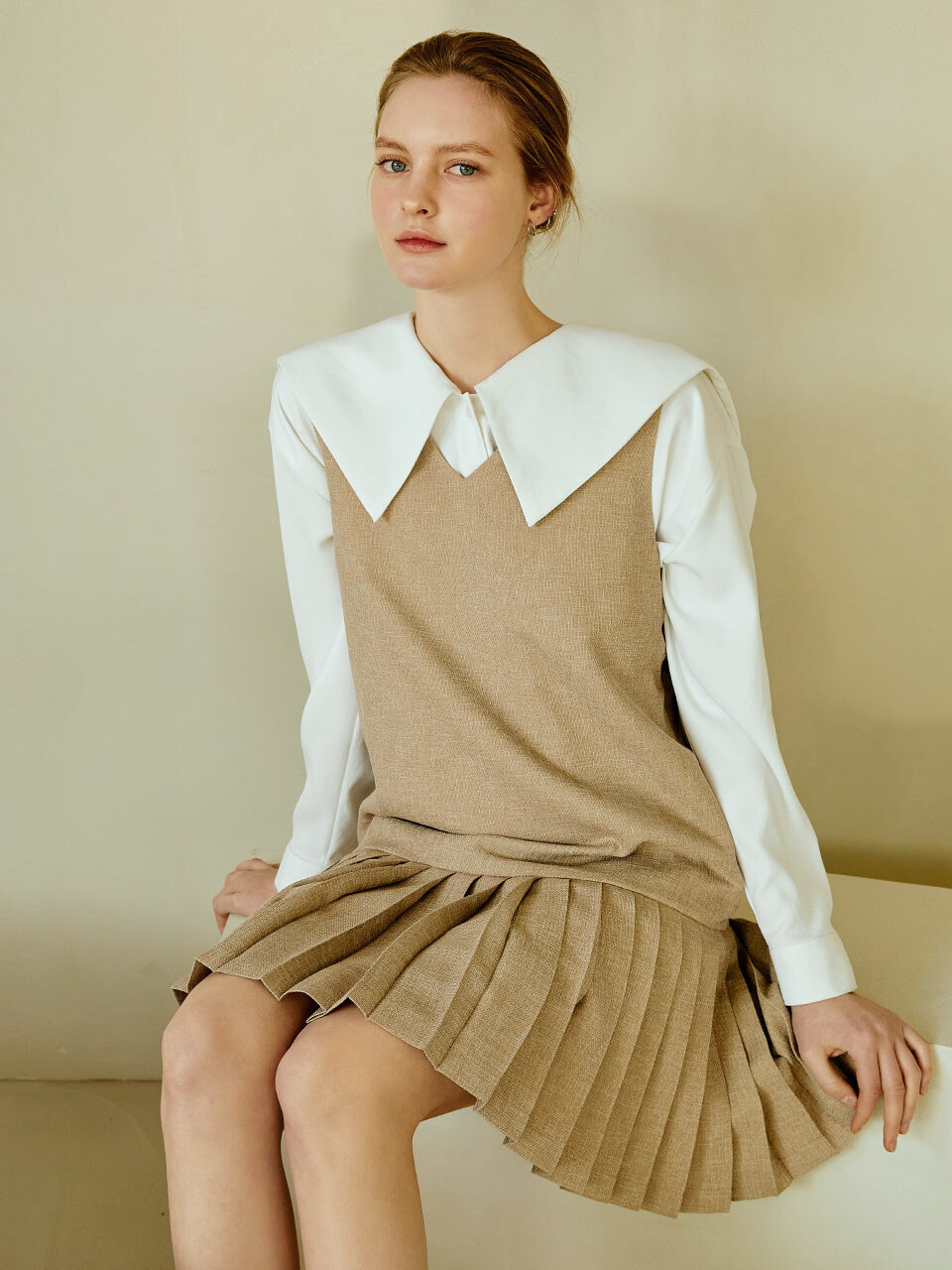 RE_L Simple V-neck Pleats Dress_Beige
