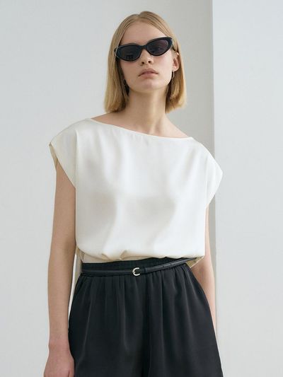 RENEJ Boatneck Slit Button Blouse