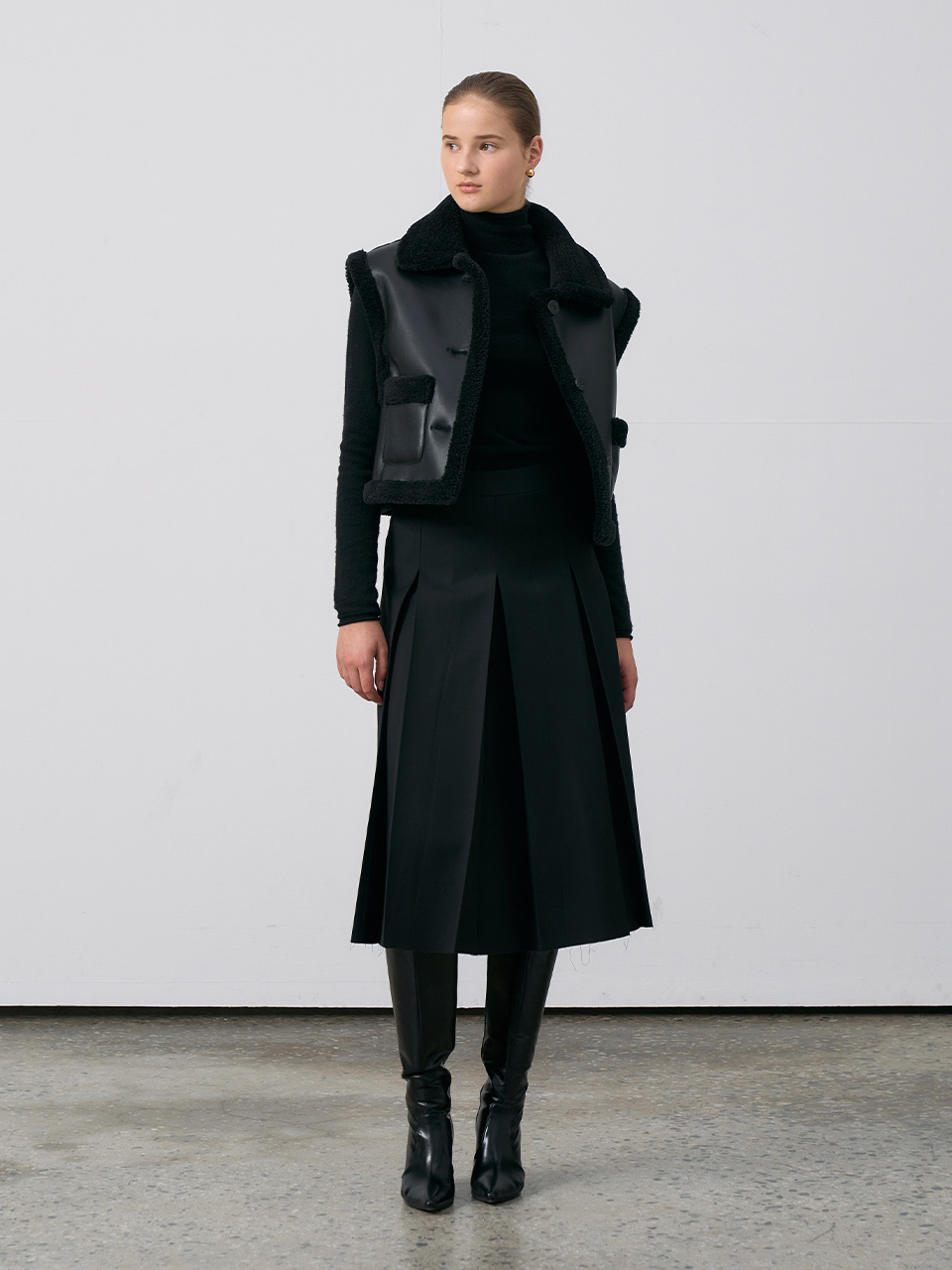 RENEJ Classic Pleated Skirt