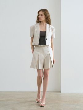 RENEJ Pleated Wide Half Pants