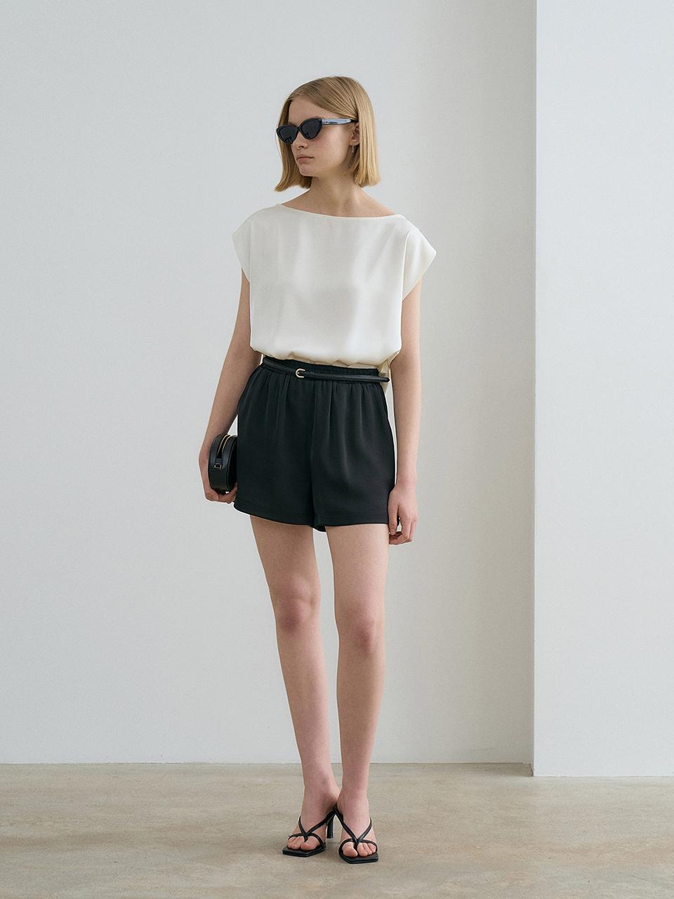RENEJ Slit Banding Shorts