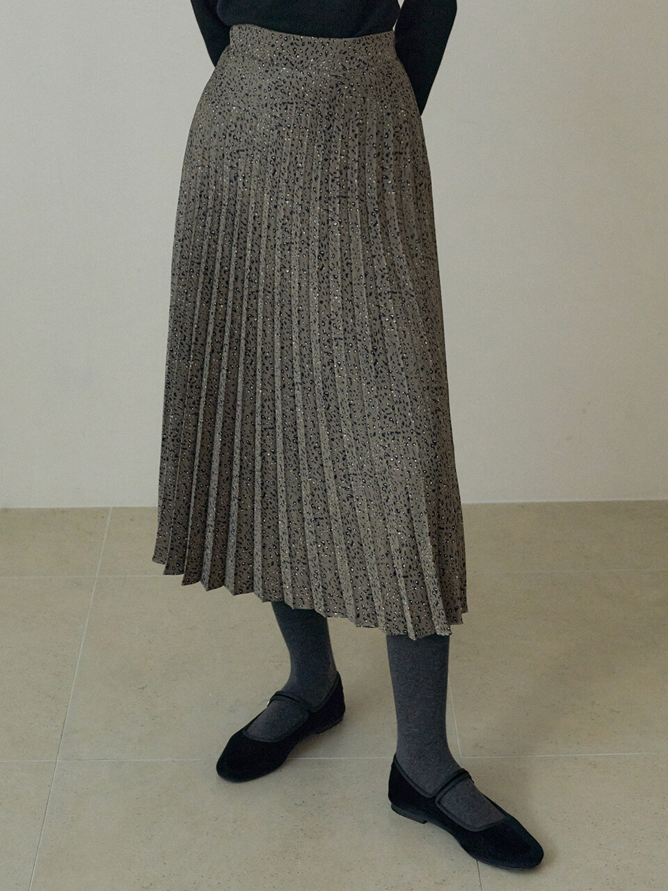 REORG DRO Leopard-Print Pleated Midi-Skirt _ Khaki