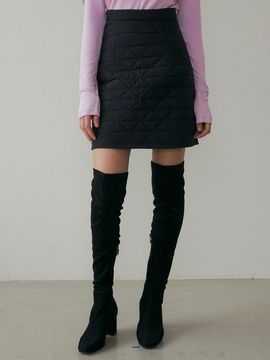 REORG DRO Padded Quilted Mini Skirt _ Black