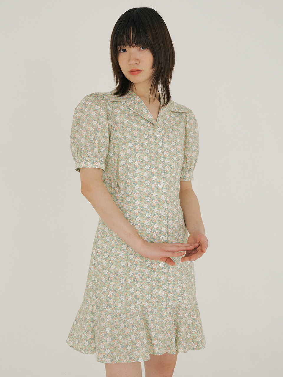 REORG FJD Flower Square Collar Button Dress_Light Green