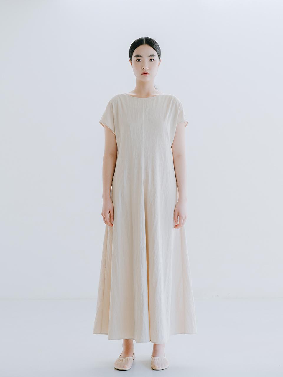 REPLAIN Boatneck Maxi Dress _ Pale Beige