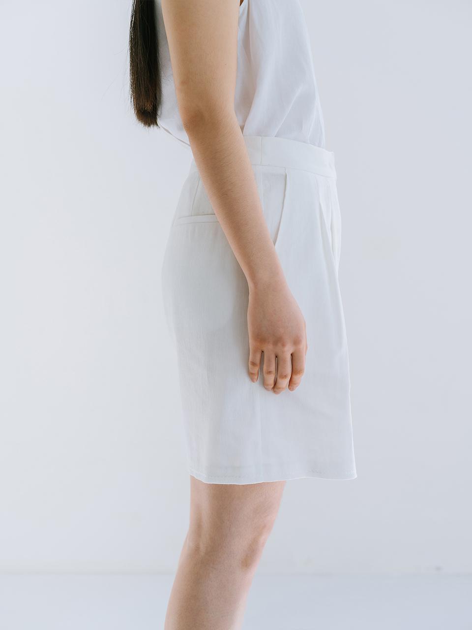 REPLAIN Linen Blend Embroidery Shorts - Off White