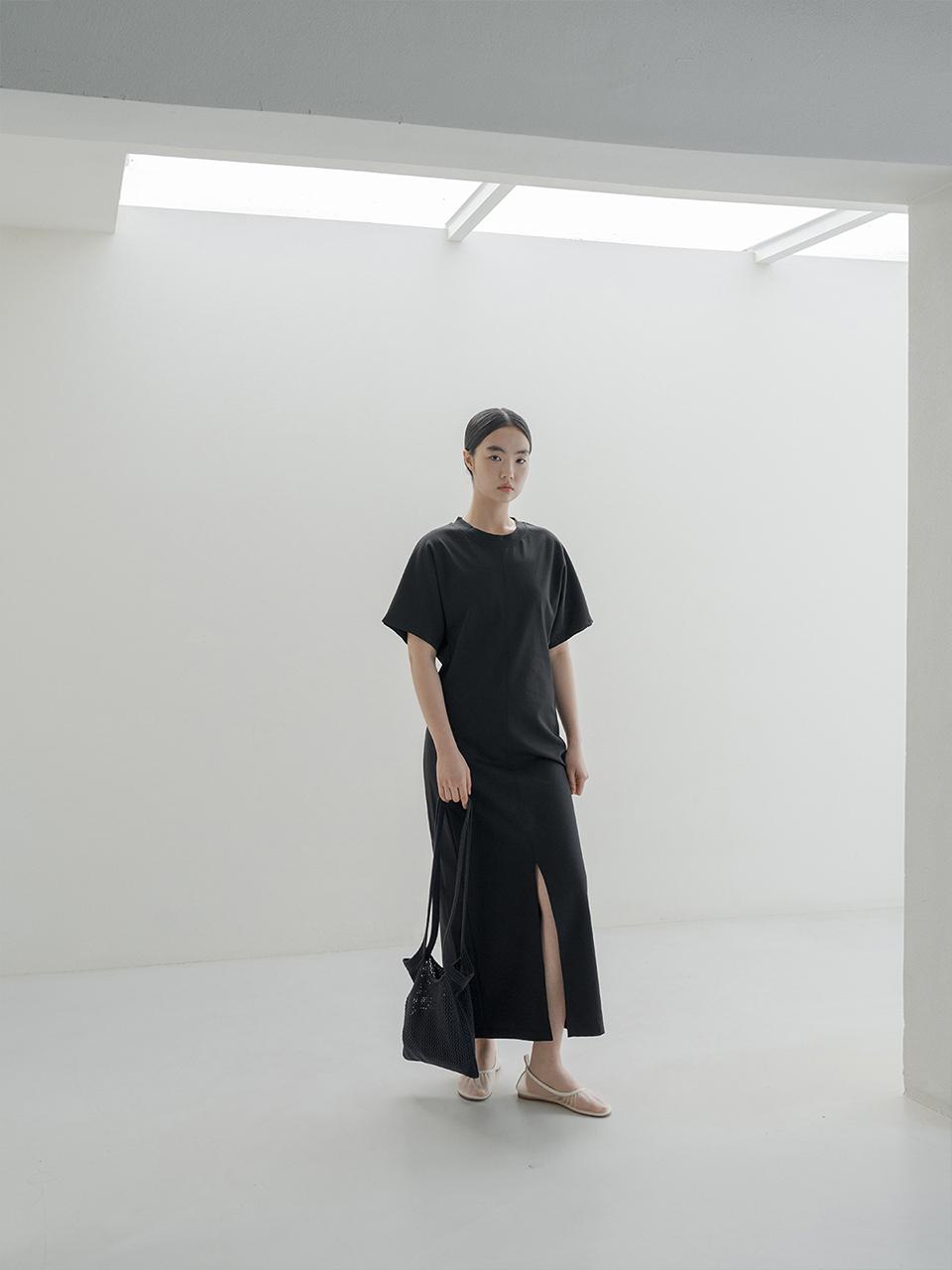 REPLAIN SLIT JERSEY DRESS_BLACK