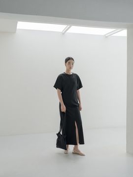 REPLAIN SLIT JERSEY DRESS_BLACK