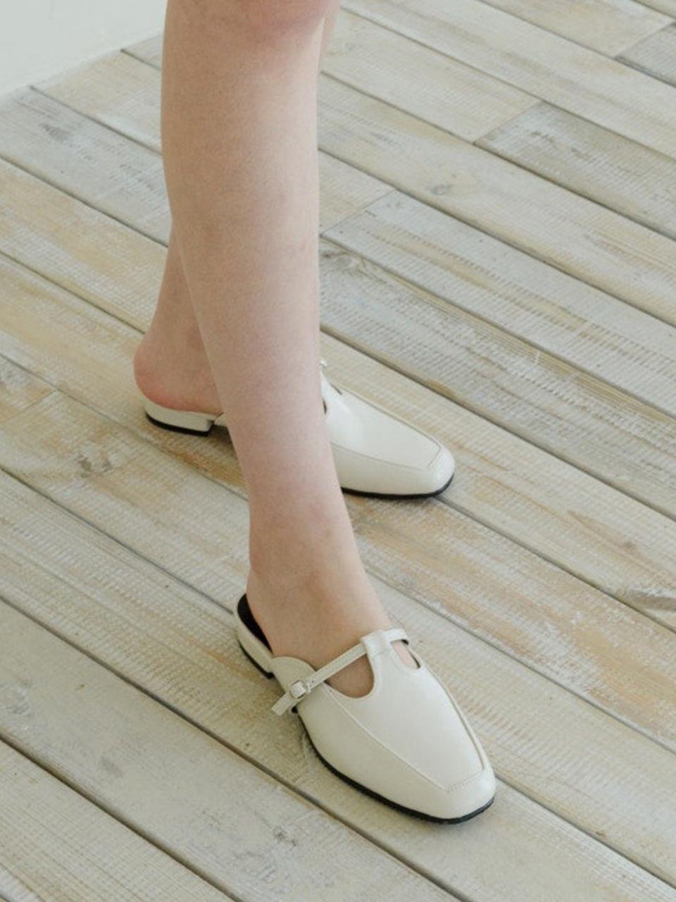 REVEBYREVE Square Toe Block Heel Classic Loafer (2cm)